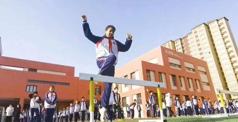 相比